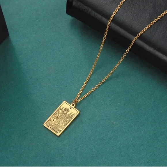 18k Gold Vintage Tarot Card Necklace Pendant - Picture 4 of 11